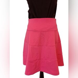 Women's Elle Skirt Size Small! 🩷👀🩷